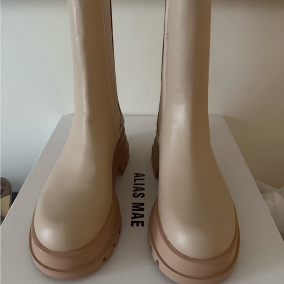 Alias Mae Dominic Boot - Picture 5 of 7